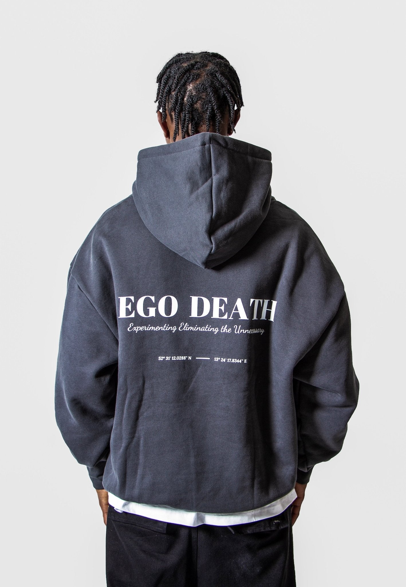 Grauer-Hoodie-Oversized-Ego-death-print-Rückansicht